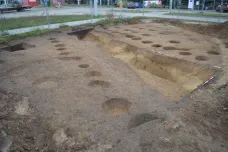 Archeologové našli v Brně pravěkou vesnici. Stála na místě, kde se staví tramvajová trať