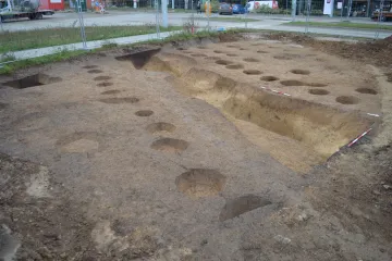 Archeologové našli v Brně pravěkou vesnici. Stála na místě, kde se staví tramvajová trať