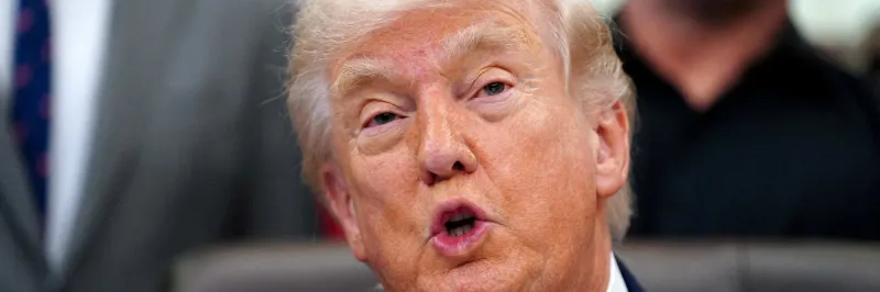 Trump prodlužuje příměří s Íránem, Pákistán to vítá, podle Íránu přijde útok