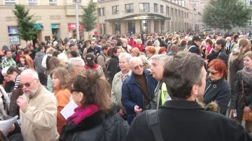 Dav demonstrantů se sešel na Moravském náměstí