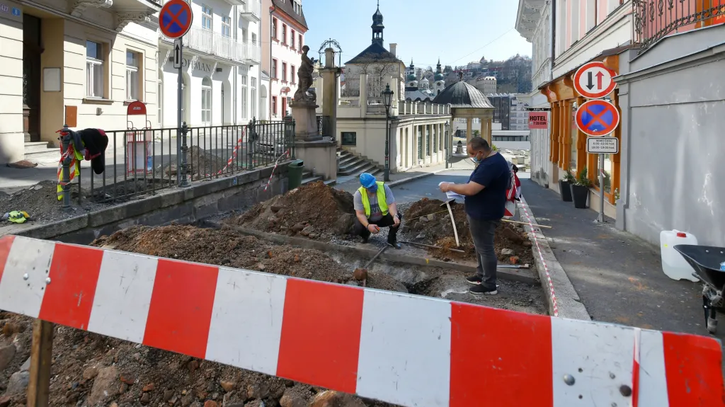 Instalace automatických sloupků v Karlových Varech