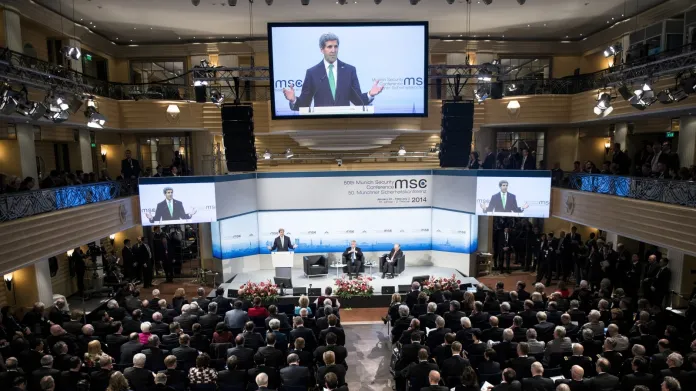 John Kerry hovoří na bezpečnostní konferenci v Mnichově