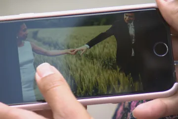 Bez přípony -ová a s novou občankou. Od nového roku by Češky tvar příjmení nemusely zdůvodňovat