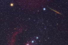 Na noční obloze tento týden zazáří prach z Halleyovy komety