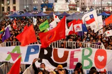 Chilané rozhodnou o nové ústavě, za kterou před lety demonstrovali. Možná ji nakonec odmítnou