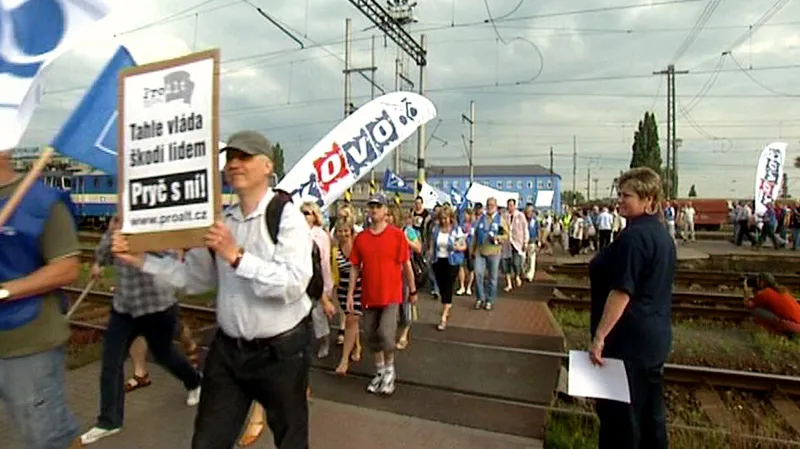 Průvod stávkujících odborářů