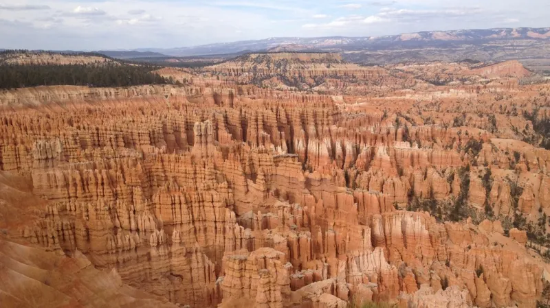 Bryce Canyon působí jako zkamenělé město
