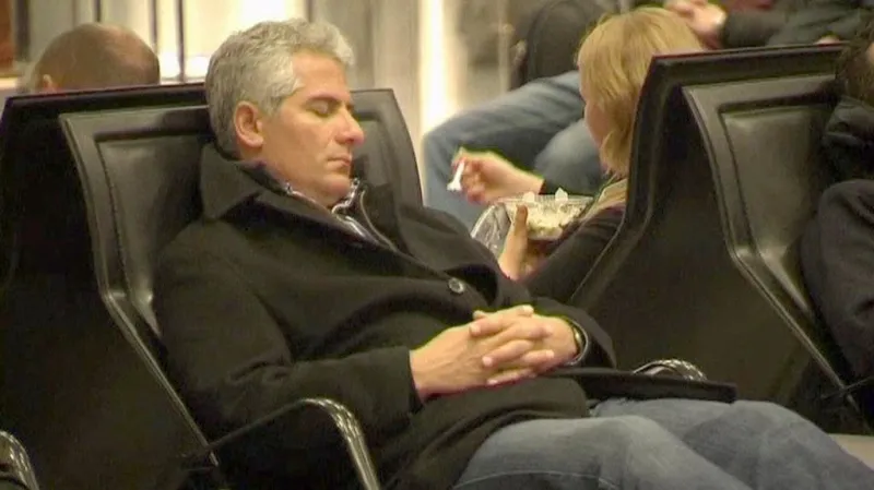 Stávka na frankfurtském letišti odsoudila řadu cestujících k dlouhému čekání.