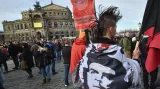 Demonstrace v Drážďanech, která odsuzovala postoje Pegidy.