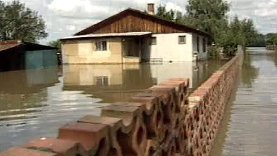 Zálezlice při povodni v roce 2002