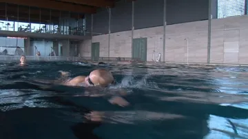 Ve volném čase se Tereza Fajksová ráda věnuje i plavání