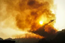Řecké úřady nařídily kvůli požárům další evakuace, hasiči zachránili starověkou Olympii