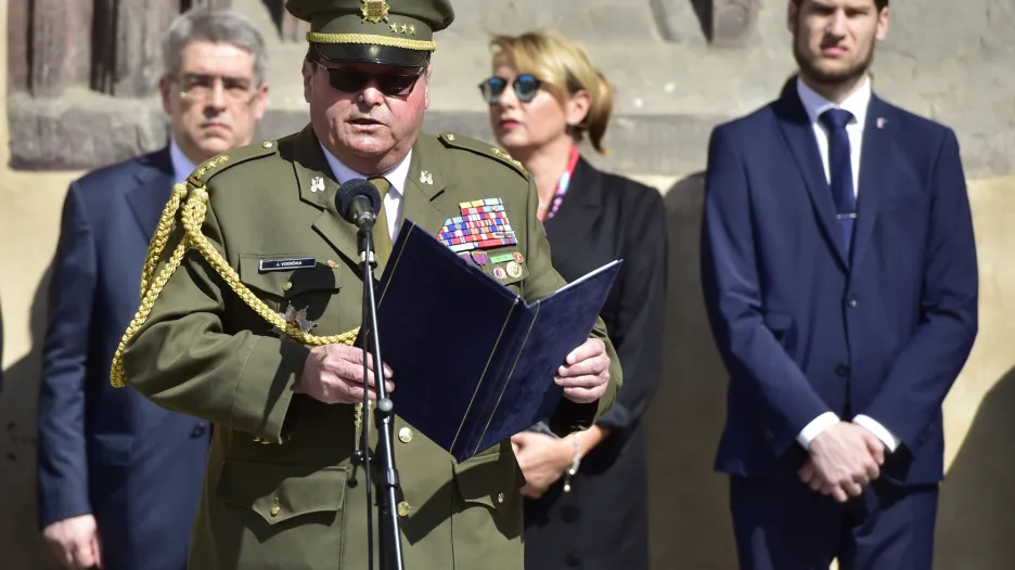 Předseda Českého svazu bojovníků Jaroslav Vodička na Staroměstském náměstí v Praze