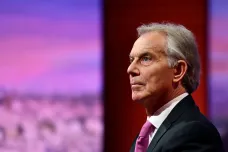 Britští politici slibují „pohádky", kritizoval Blair plány konzervativců i vlastní strany