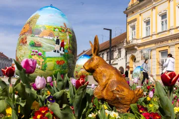 Přes sto obřích kraslic ozdobilo chorvatskou Koprivnici
