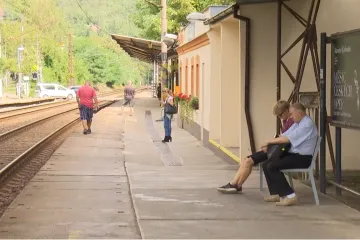 Na trati z Prahy do Berouna se vlaku cestující mnohdy nedočkají. Místním dochází trpělivost