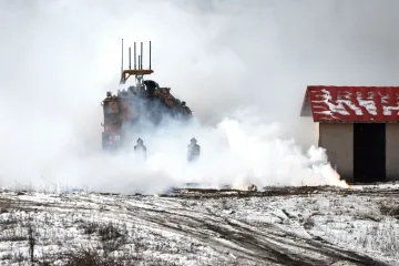NATO cvičí obranu před Ruskem i za účasti českých výsadkářů