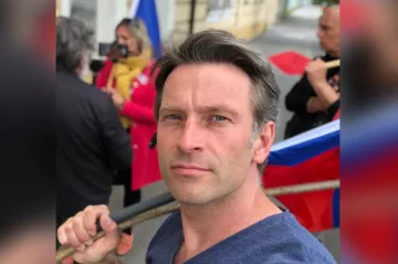 Policie podezírá aktivistu Netíka z vyhrožování Rakušanovi. Hrozí mu tři roky vězení