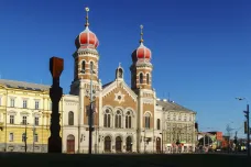 Velká synagoga v Plzni je třetí největší v Evropě. Za války se v ní šily německé uniformy