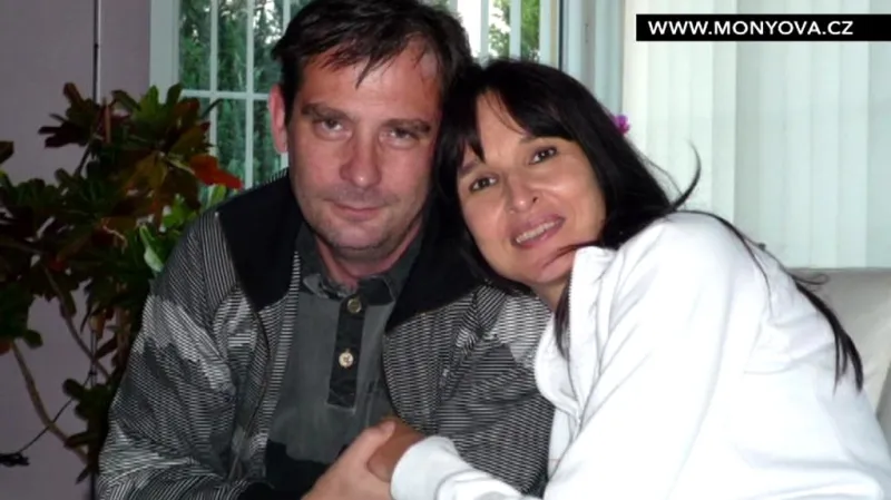 Simona Monyová s manželem