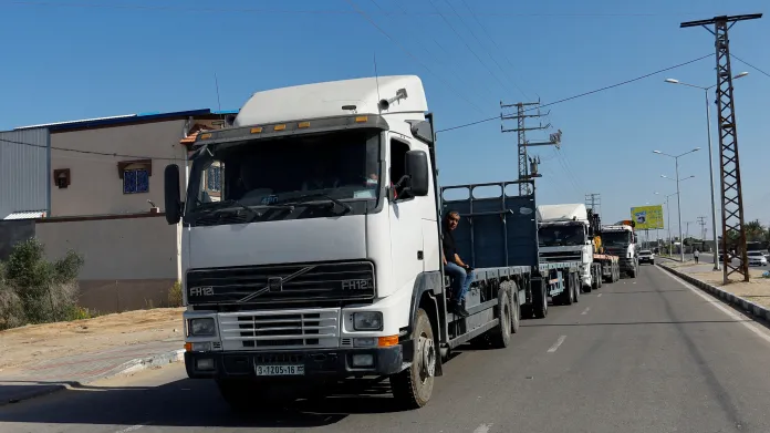 Kamiony s humanitární pomocí míří do Pásma Gazy