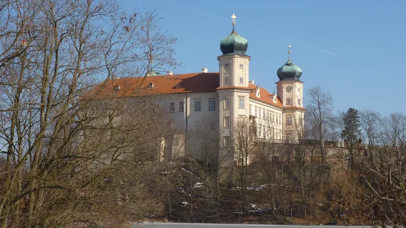 Zámek Mníšek pod Brdy