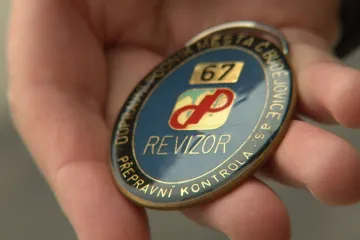 Ústavní soud se zastal ženy, která se dostala kvůli pasivitě matky a opatrovníka do exekuce