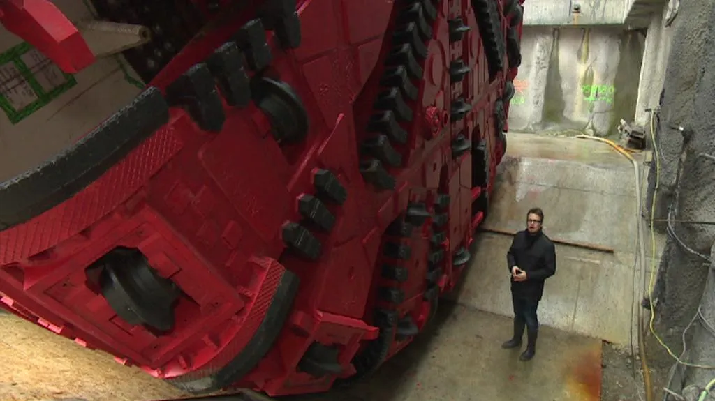 Hlava razícího štítu má průměr 10 metrů