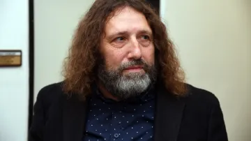Miroslav Závada na chodbě krajského soudu v listopadu 2023
