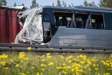 Polský autobus se v Německu srazil s nákladním autem. Po nehodě jsou desítky zraněných