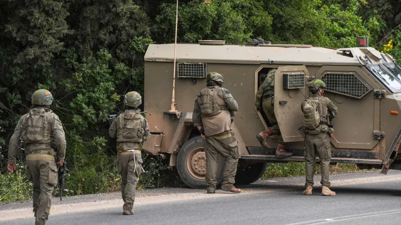 Izrael oznámil údery na Írán, média píší o explozích v Teheránu