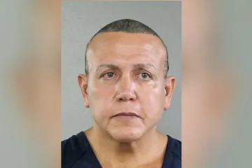 V USA zadrželi v souvislosti s výbušnými balíčky podezřelého muže, hrozí mu 48 let za mřížemi