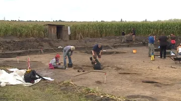 Archeologové zkoumají oblast Pohanska