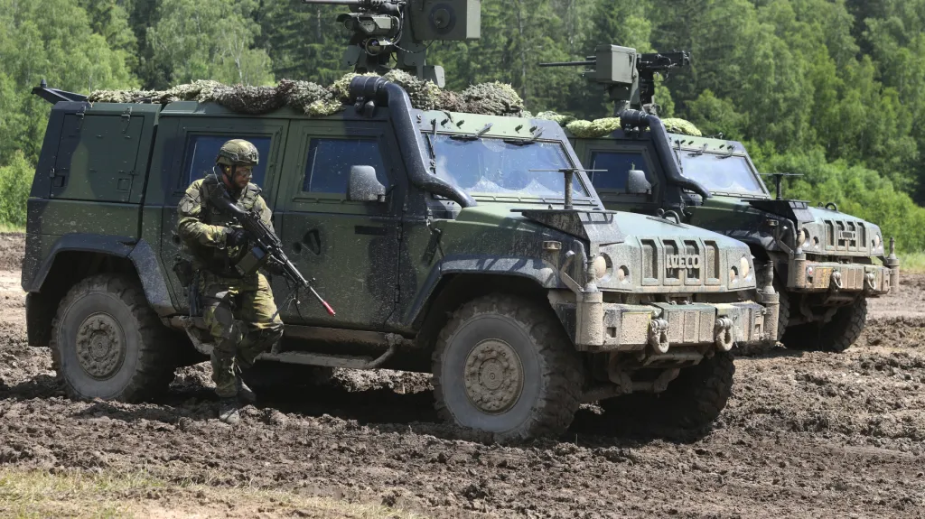 Ilustrační fotografie: Armádní vozidla