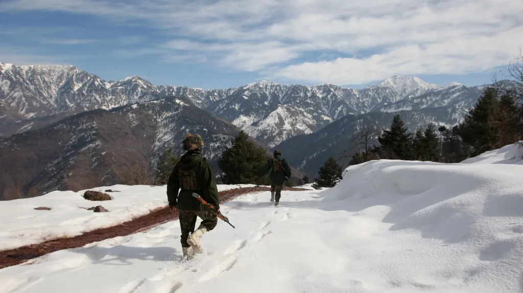 Indičtí vojáci v Kašmíru