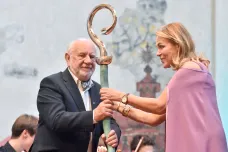 V den nedožitých 82. narozenin Václava Havla převzal cenu Vize 97 profesor Josef Jařab