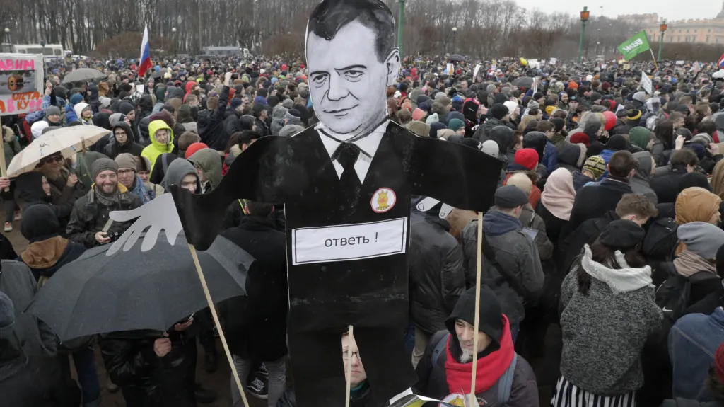 V březnu se v Petrohradu uskutečnila velká protikorupční demonstrace.