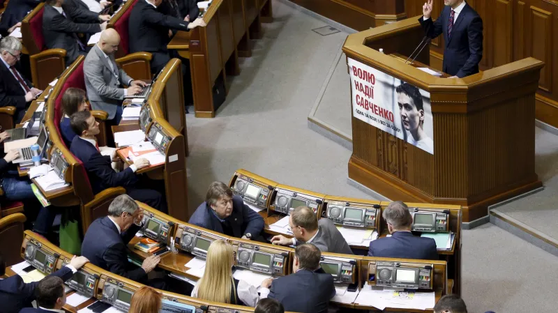 Horizont ČT24: Ani po hlasování o nedůvěře nemá Jaceňuk pozici jistou