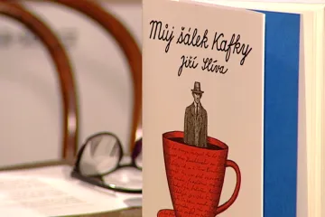 Kafkův humor je pro kreslíře Jiřího Slívu i jeho šálek Kafky