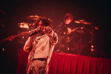 Rock for People nabídl stálice i vycházející hvězdy. Dorazil i Neo z Matrixu