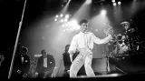 Prince na pódiu v roce 1986