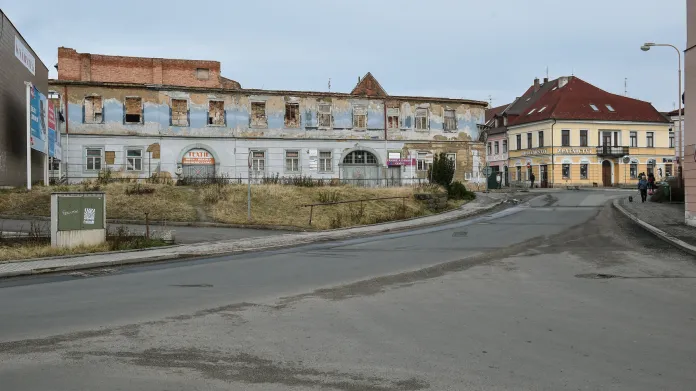 Referendum v České Lípě se mimo jiné týkalo odkoupení vyhořelého Kounicova domu z 18. století, kterému bez opravy hrozí zánik