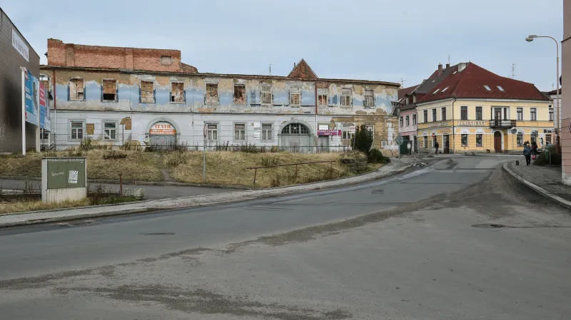 Referendum v České Lípě se mimo jiné týkalo odkoupení vyhořelého Kounicova domu z 18. století, kterému bez opravy hrozí zánik
