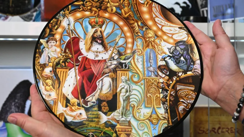 Vinylová deska vyrobená ve společnosti GZ Media