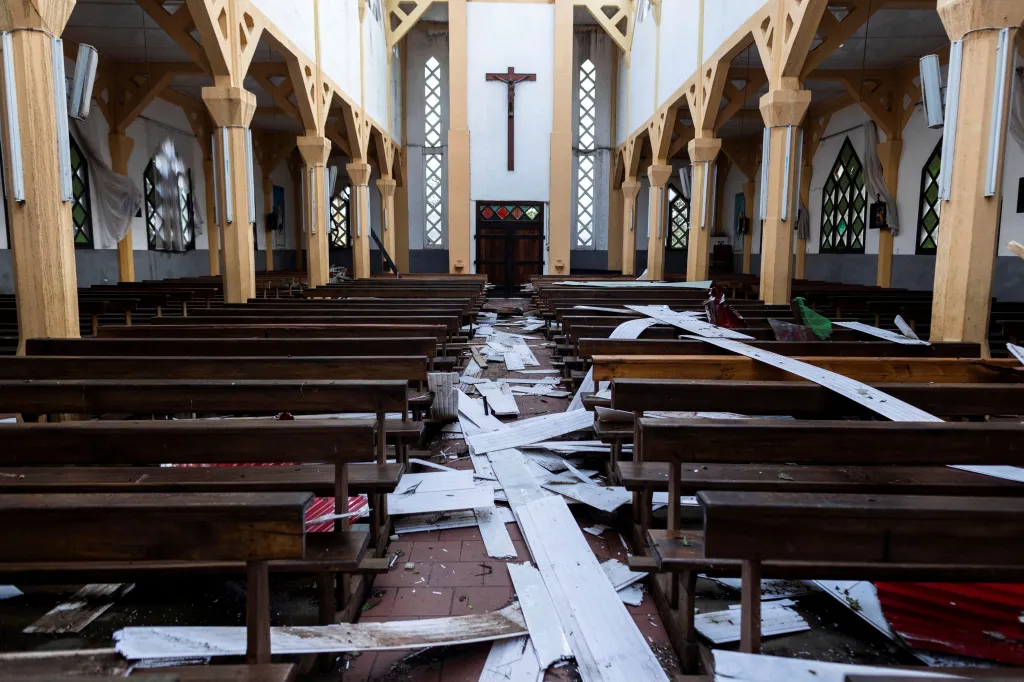 Zkáza na Madagaskaru očima fotografů. Cykon Batsirai zpustošil celé vesnice