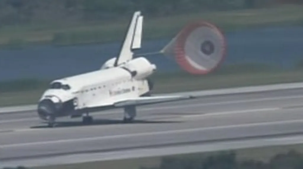 Přistání raketoplánu Endeavour