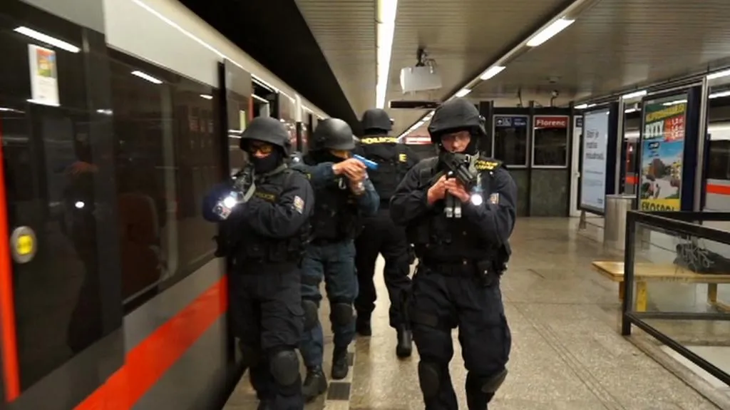 Nácvik zásahu proti střelci v metru
