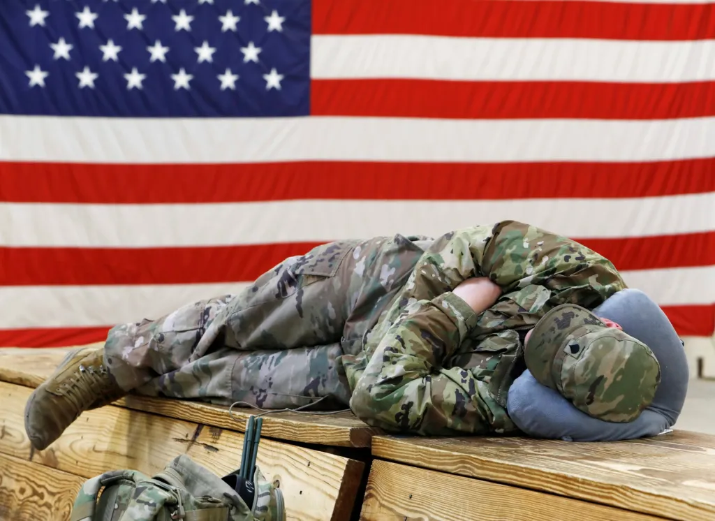 Příprava výsadku 82. výsadkové divize americké armády během cvičení v Kolumbii