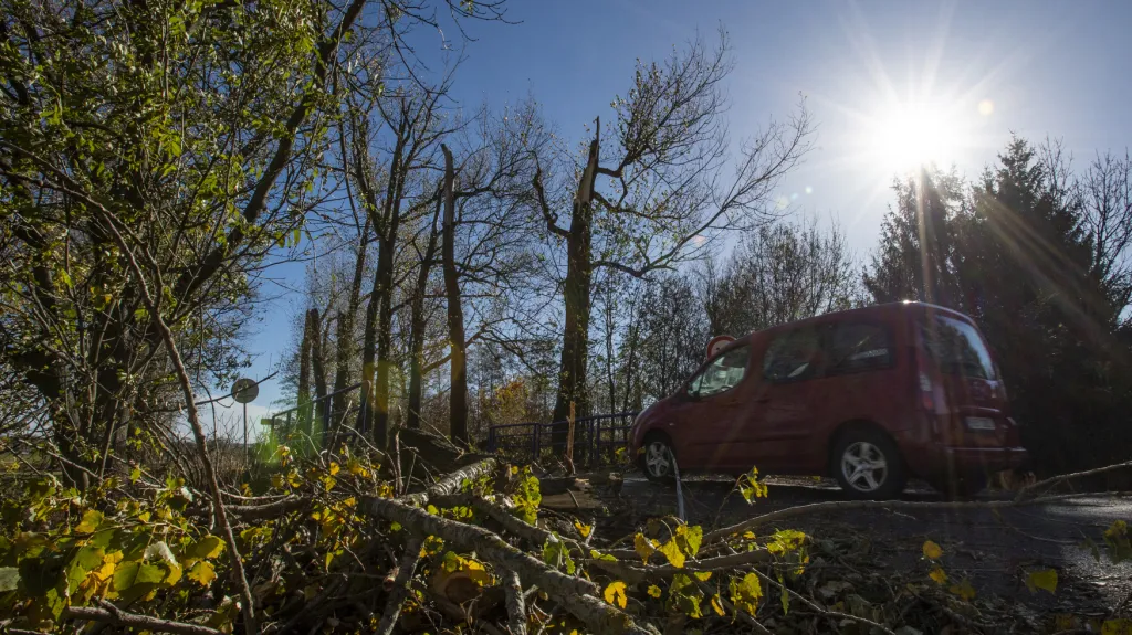 Následky pondělního větru na Náchodsku