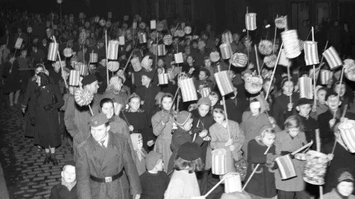 Oslavy VŘSR v roce 1952 v Praze